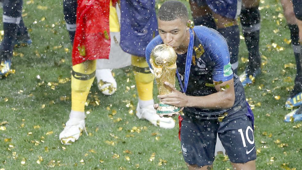 Kylian Mbappe von Weltmeister Frankreich ist der beliebteste Spieler beim „Welttrainer“. Foto: DPA