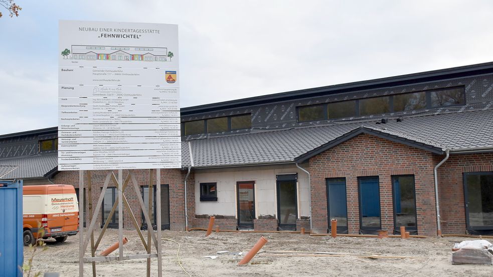 Im kommenden Jahr soll der Neubau der Kindertagesstätte an der Kapellenstraße fertiggestellt sein. Im Haushaltsplan sind dafür weitere 950.000 Euro eingeplant worden. Foto: Ammermann