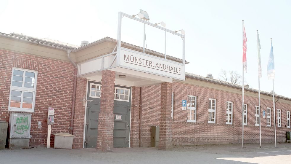 Die Münsterlandhalle, in der sonst Viehauktionen stattfanden, ist wegen Einsturzgefahr seit Jahresbeginn gesperrt. Archivfoto: Niemeyer