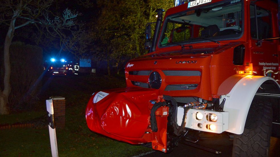 Die Feuerwehr Burlage musste gegen 22.30 Uhr noch zu einem Zimmerbrand ausrücken. Foto: Weers