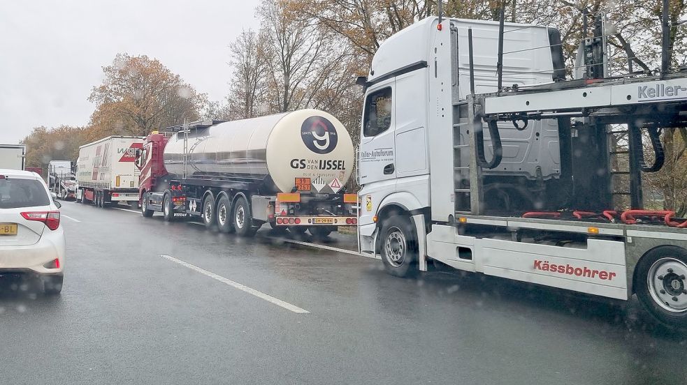 Auf der A 28 bildete sich ein langer Stau. Foto: privat