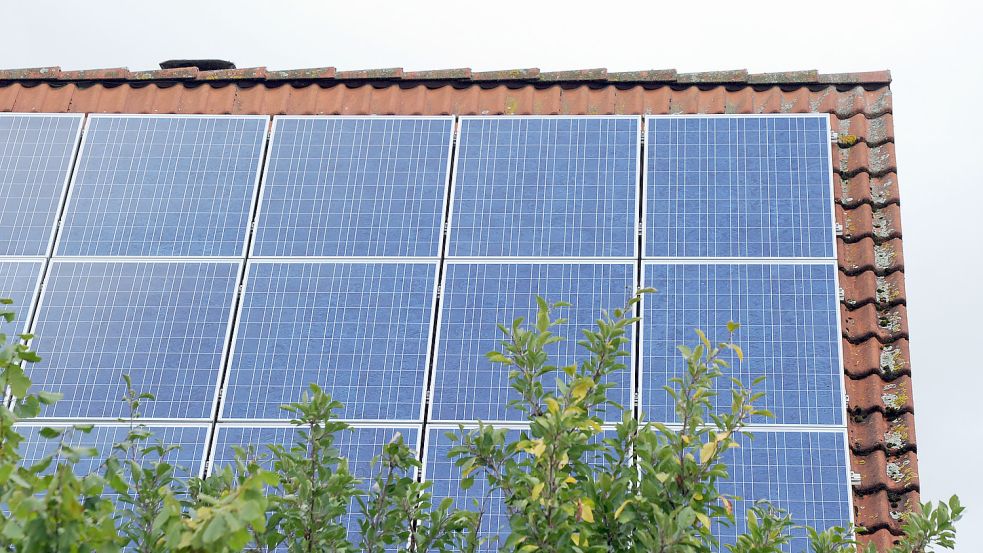 Jetzt sollen unberechtigt abkassierte Photovoltaikanlagen-Betreiber von der EWE ihr Geld zurückbekommen. Symbolfoto: Seidel/dpa