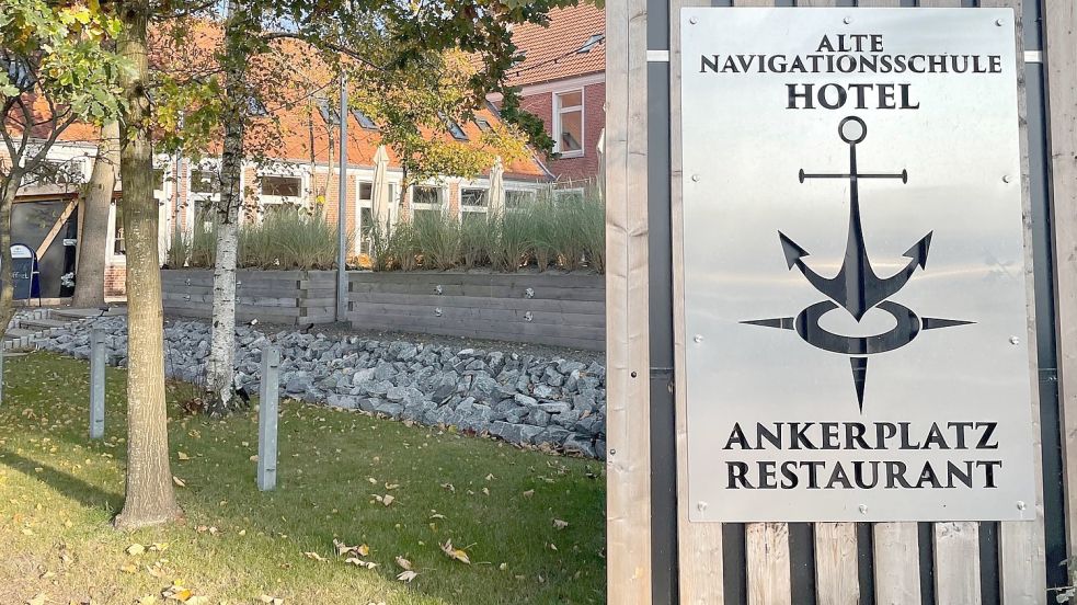 Das Restaurant Ankerplatz wurde vom Landkreis Leer versiegelt. Es gibt eine Auseinandersetzung um bauliche Abnahmen. Foto: Archiv