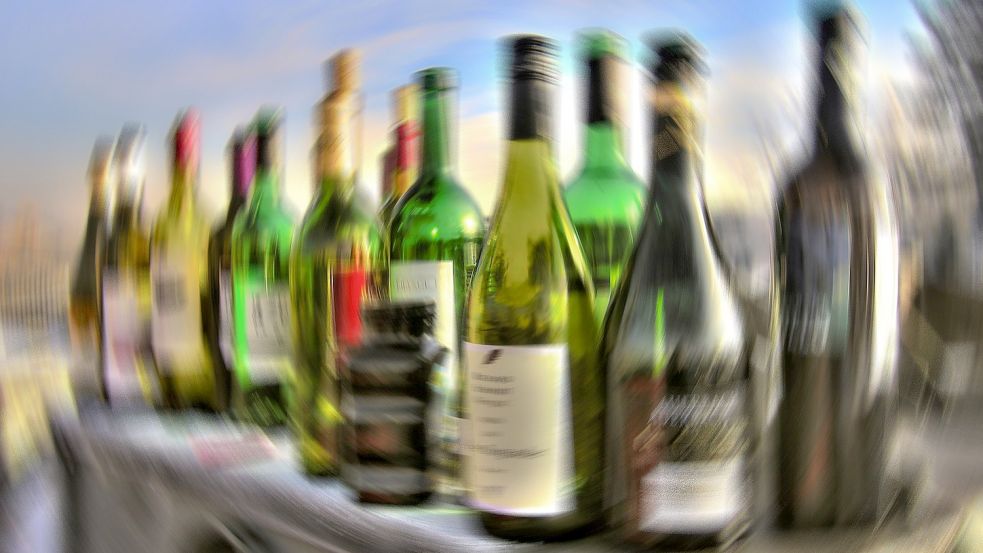 Kontrollierter Alkoholkonsum würde Polizei und Rettungskräfte entlasten. Fotos: Pixabay