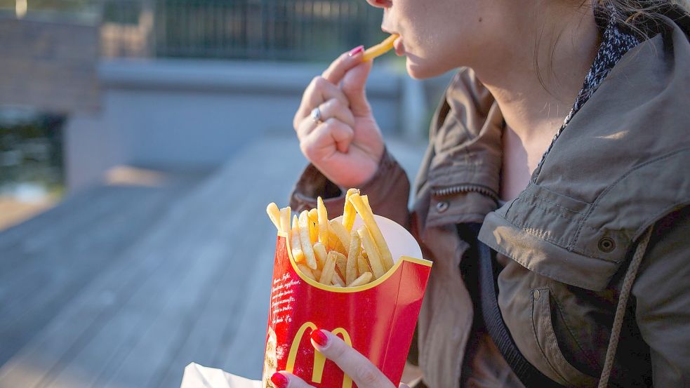 Fastfood ist oft eines der Dinge, die mit guten Vorsätzen vom Speiseplan gestrichen werden sollen. Foto: Pixabay