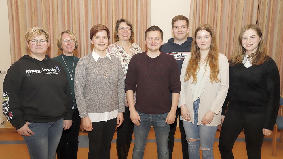 Fast komplett neu besetzt wurde der Vorstand des Musikvereins Scharrel (von links): Katrin Wöbkenberg, Elke Awick, Veronika Pugge, Marlene Pörschke, Hendrik Vocks, Mattis Westerhoff, Karolin Büter und Laura Pörschke. Foto: Passmann
