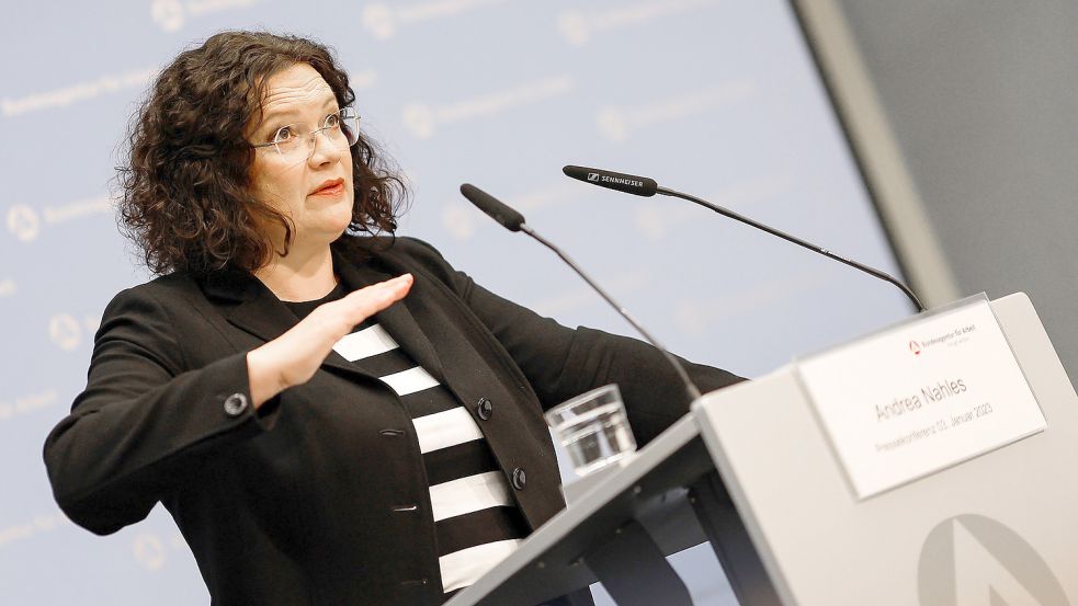 Andrea Nahles, Vorstandsvorsitzende der Bundesagentur für Arbeit, spricht am Dienstag in Nürnberg zur Lage auf dem deutschen Arbeitsmarkt im Dezember 2022. Foto: Löb/DPA