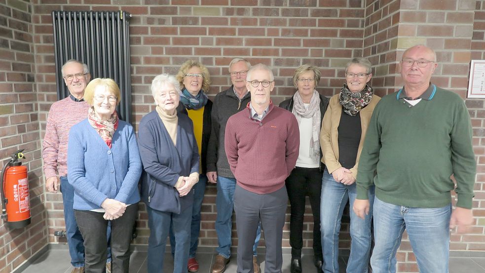 Das Foto zeigt den aktuellen Vorstand mit: (von links) Gerhard Niet (Kassenrevisor), Helga Hülsebusch (1. Frauenbeauftragte), Hannelore Janssen (Schriftführerin), Helena Knocke (2. Frauenbeauftragte), Hinrich Knocke (Beisitzer), Rudolf Südkamp (2. Vorsitzender), Jutta Bruns (Schatzmeisterin), Magret Meißler (1. Vorsitzende) und Alfred Kruse. (Beisitzer). Foto: Privat