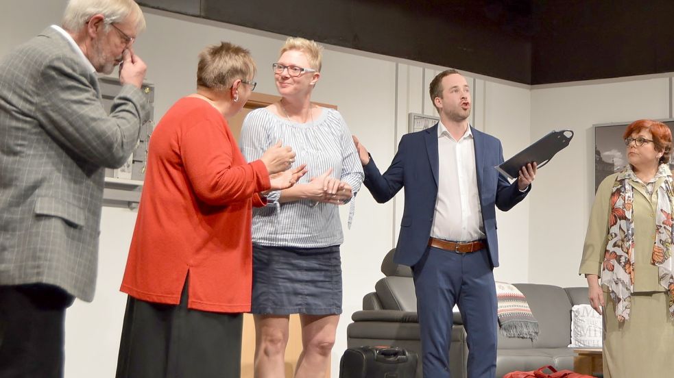 Zuletzt stand die Theatergruppe „Feierabend aus Rhaudermoor“ im Jahr 2020 auf der Bühne. Archivfoto: Weers