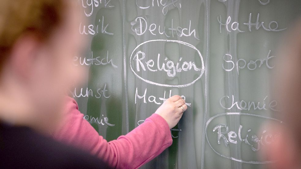In Niedersachsen soll der Religionsunterricht künftig gemeinsam für protestantische und katholische Kinder abgehalten werden. Foto: Gentsch/dpa/Archiv