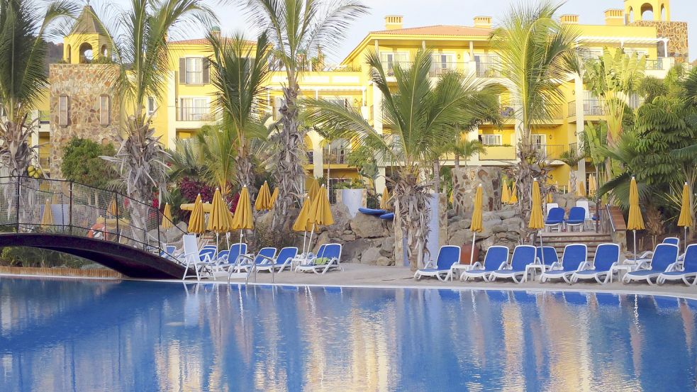 Ein Urlaubshotel auf Gran Canaria: Pauschalreisende können unter bestimmten Umständen ihr Geld zurückverlangen, wenn die Reise von Corona-Maßnahmen durchkreuzt wurde. Foto: Imago Images/Blickwinkel//E.xTeisterx