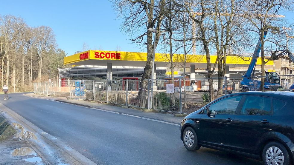 Die neue Tankstelle soll noch in diesem Monat eröffnet werden. Foto: Kierstein/Archiv