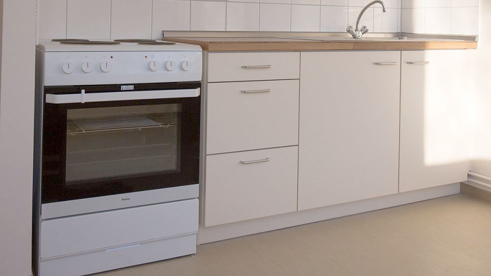 Die Schublade unter dem Backofen: Wir erklären, welche Zwecke sie erfüllt. Foto: dpa/Christian Charisius