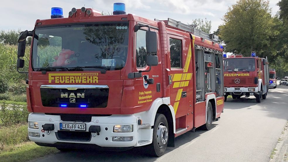 Auch die Feuerwehr Flachsmeer rückte am Sonntag nach Ihrenerfeld aus. Vor Ort stellte sich heraus, dass es ein Fehlalarm war. Archivbild: Ammermann