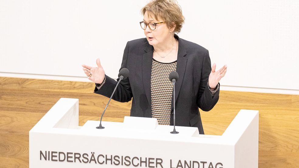 Die bisherige Gesundheitsministerin Daniela Behrens (SPD) soll das Innenministerium in Niedersachsen übernehmen und damit Nachfolgerin von Bundesverteidigungsminister Boris Pistorius (SPD) werden. Foto: Michael Matthey/dpa