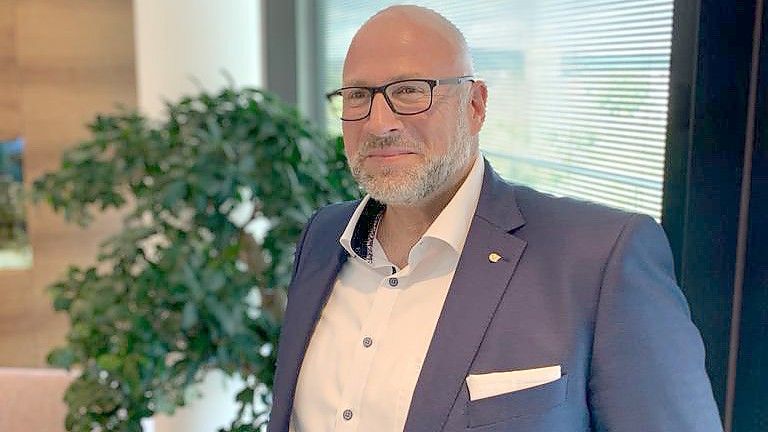 Thomas Hero feiert sein 25-jähriges Dienstjubiläum bei der DVAG. Foto: privat