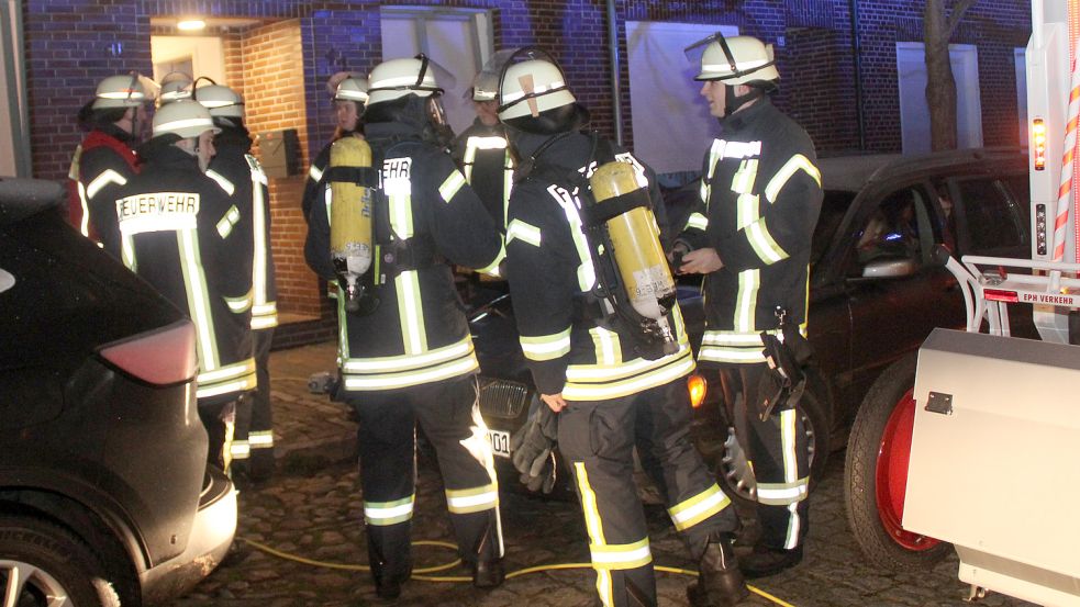 Durch die Feuerwehrkräfte ausgeführte Messungen ergaben einen erhöhten Kolenmonoxid-Gehalt.