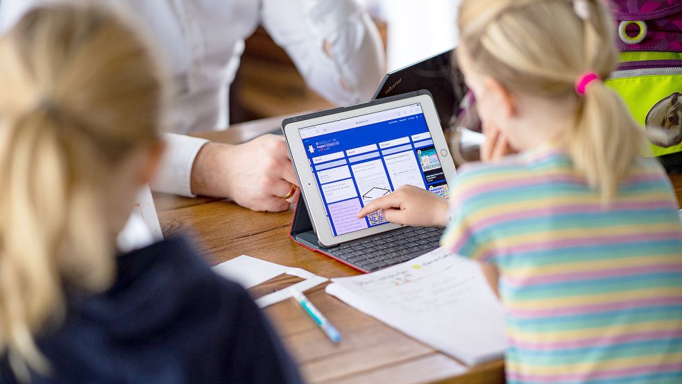 Auch an Grundschule ist eine gute digitale Ausstattung heute wichtig. Foto: Kirchner/dpa