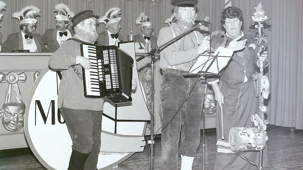 •Stimmungsvoll war die Feier im Jahr 1985, wie das Foto aus dem GA-Archiv zeigt.