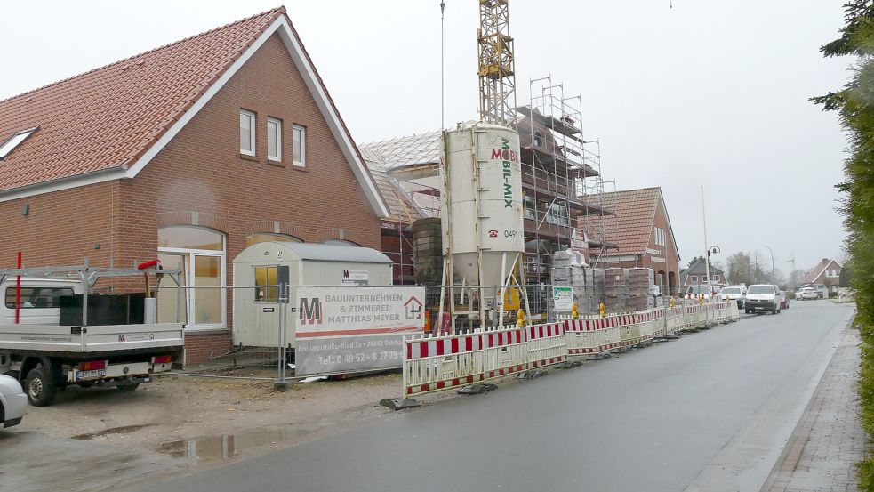 An der Moorhuser Straße in Rhaudermoor wurde die Grundschule um einen Anbau erweitert. Foto: Wieking