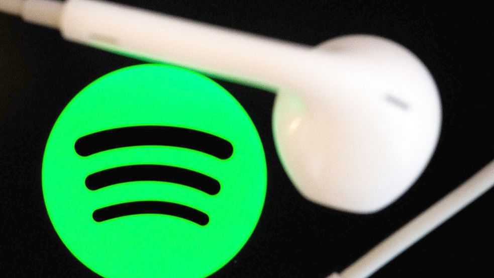 Der Umsatz von Spotify wuchs im vergangenen Quartal auf rund 3,17 Milliarden Euro. Unterm Strich verbuchte der Streamingdienst einen Verlust von 270 Millionen Euro. Foto: Fernando Gutierrez-Juarez/dpa-Zentralbild/dpa