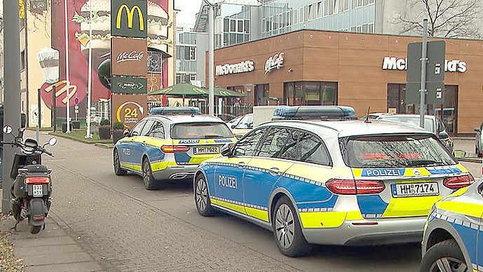 In der McDonalds-Filiale in der Eiffestraße hat ein Mann seinen Chef offenbar hinterrücks mit einem Messer attackiert. Foto: TV-NEWS KONTOR