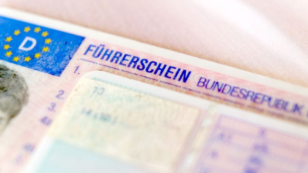 Ein Führerschein kostet schnell ein paar Tausend Euro – kaum leistbar für junge Menschen mit einem niedrigen Einkommen. Foto: dpa/ Ole Spata