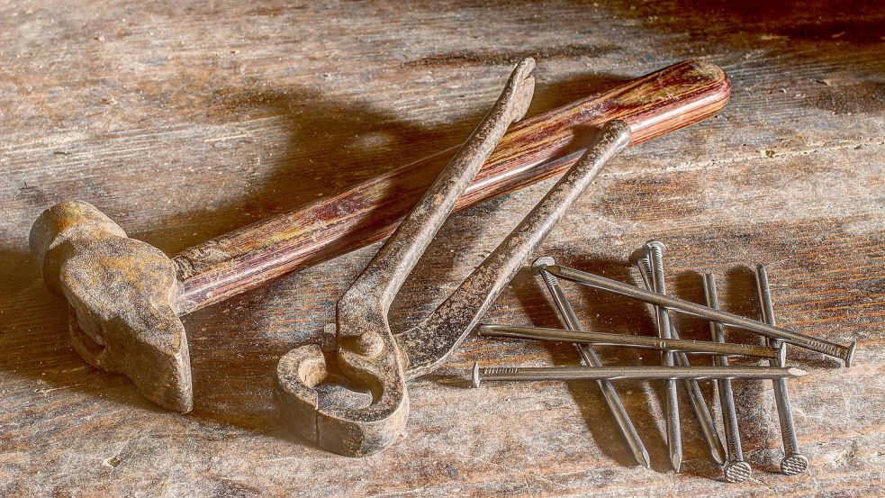 Ehrenamtliche sind im Repair-Café Saterland tätig und schauen, ob defekte Geräte repariert werden können. Foto: Pixabay