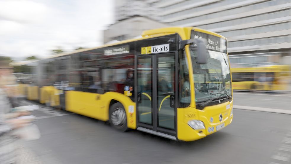 Ab dem 1. Mai gilt bundesweit das 49-Euro-Ticket. Foto: dpa/Jörg Carstensen