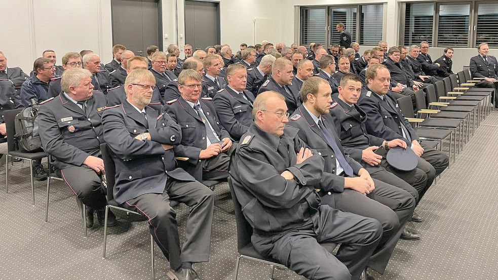Von den 72 anwesenden Wahlberechtigten stimmten 67 für Ralf Heykants. Foto: Feuerwehr/Janßen