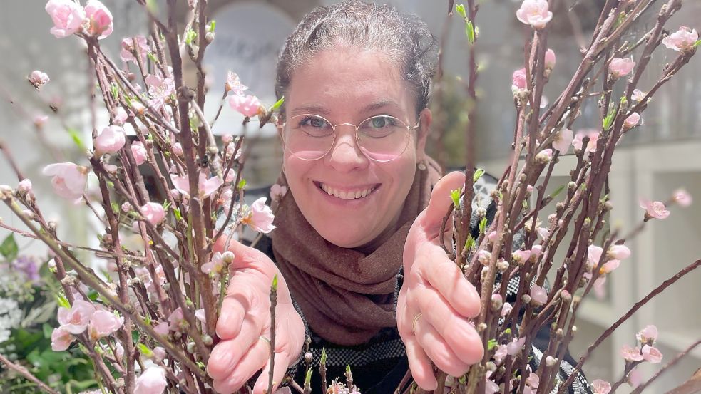 Insa Thoben von „Die Floristen“ ist froh, dass der Betrieb gut durch die Corona-Zeit gekommen ist. Leicht hat es die Branche nicht. Foto: Janßen