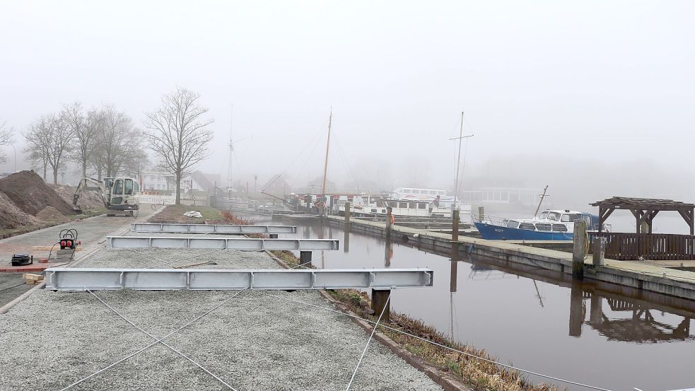 Der stählerne Unterbau für die Seeterrasse am Barßeler Hafen wurde geliefert und ist montiert. Foto: Gemeinde Barßel