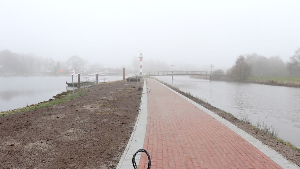 Zum Leuchtturm wurde eine Promenade gepflastert. Es gibt außerdem eine fußläufige Verbindung zum Ort und zum Spielplatz hin. Foto: Gemeinde Barßel