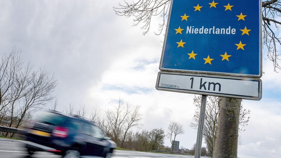 Deutsche Autofahrer sollten auf niederländischen Straßen öfter mal auf das Tacho schauen. Foto: dpa/Sina Schuldt