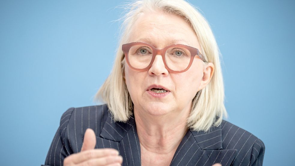 Monika Schnitzer ist seit Oktober Vorsitzende des Sachverständigenrats für die gesamtwirtschaftliche Entwicklung, der die Bundesregierung berät. Sie drängt auf die deutsche Zustimmung zum Verbrenner-Aus 2035. Die Industrie brauche endlich Klarheit. Foto: Michael Kappeler