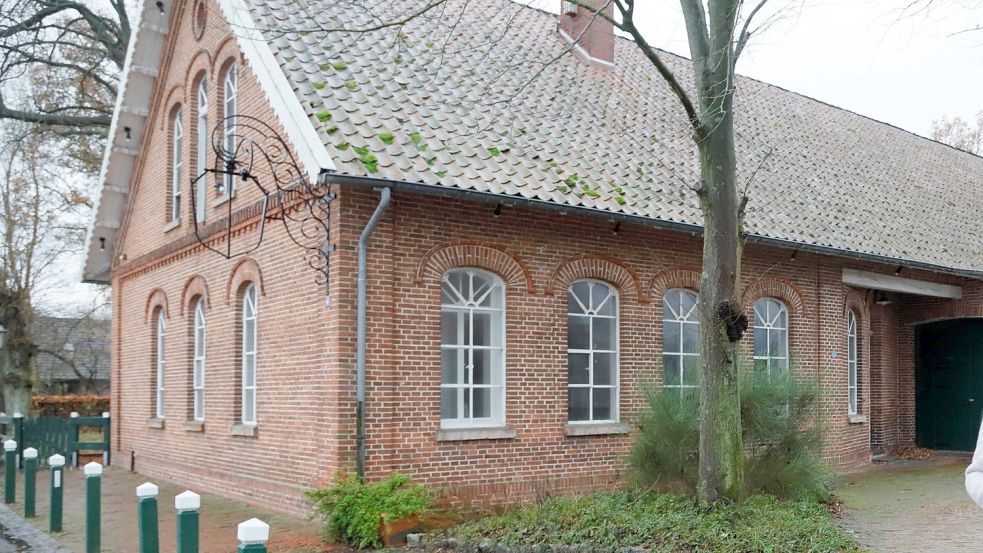 Wie soll das Müllerhaus neben der Ebkensschen Windmühle künftig genutzt werden? Darüber beraten jetzt die Ratsfraktionen. Foto: Passmann