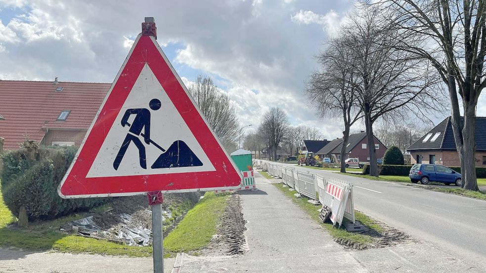 In Völlen wird der Radweg saniert. Die Arbeiten haben bereits begonnen. Foto: David Ammermann