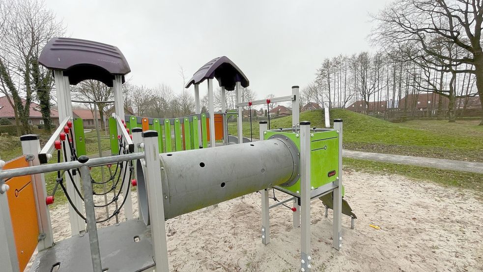 Der Spielplatz am Hinrich-Stuart-Weg in Rhaudermoor soll um inklusive Spielgeräte ergänzt werden. Foto: Janßen