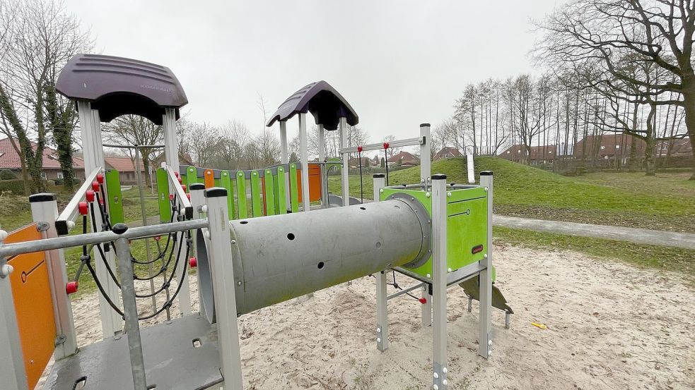 Der Spielplatz am Hinrich-Stuart-Weg in Rhaudermoor soll um inklusive Spielgeräte ergänzt werden. Foto: Janßen