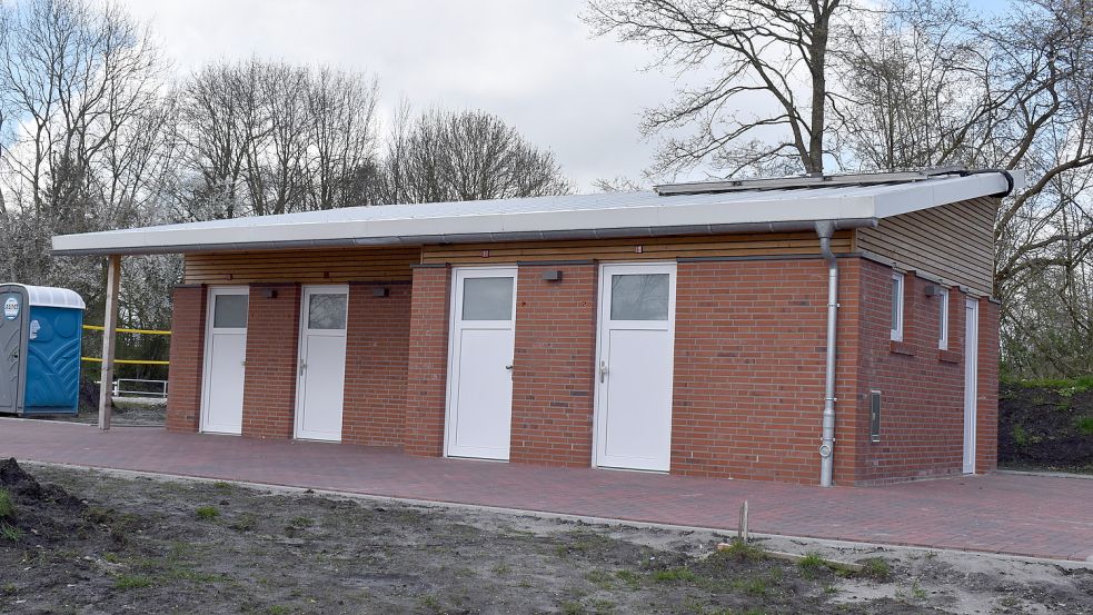 Das neue Sanitärhäuschen am Idasee nimmt seinen Betrieb im Mai auf.