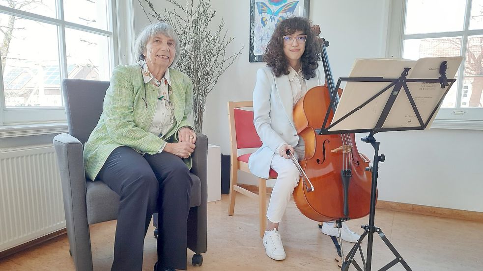 Kunstreis-Gründungsmitglied Gabriele Schröter und das jüngste Mitglied Azea Huijbrechts habenfür eine Ausstellung zusammengefunden. Foto: privat