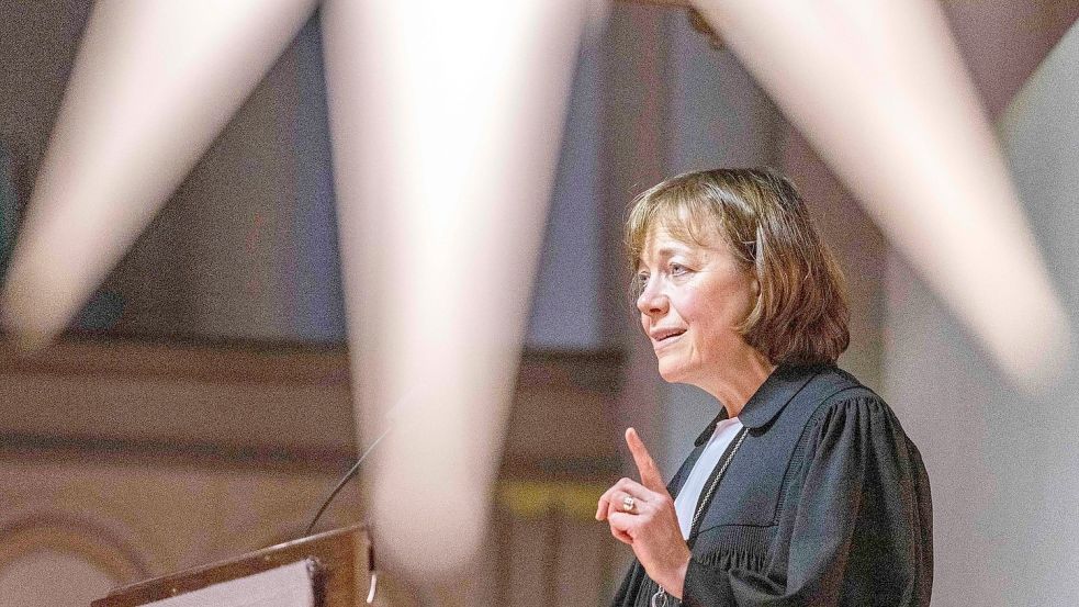 Kritisiert den Umgang der katholischen Kirche mit Frauen: Annette Kurschus, Ratsvorsitzende der Evangelischen Kirche. Foto: dpa/David Inderlied