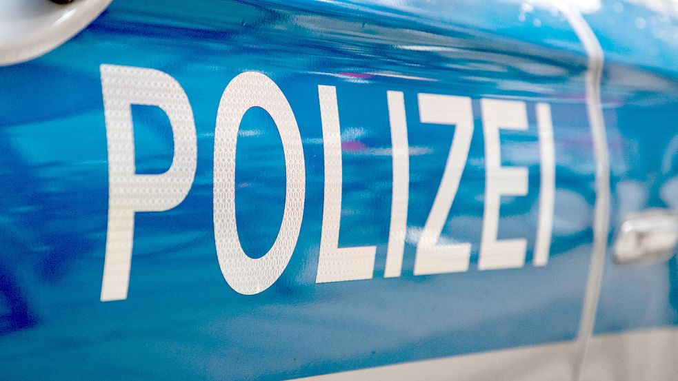 Die Polizei in Hörnum auf Sylt rückte wegen eines bewaffneten Mannes auf einer Parkbank aus. Foto: imago images/Andreas Gora