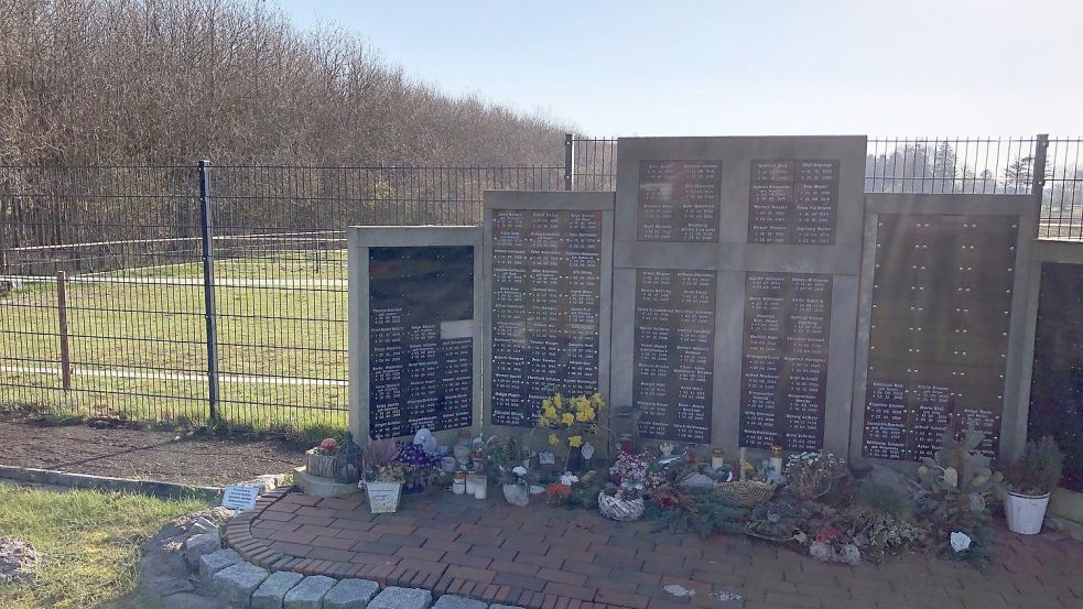 Die für den Torfabbau einst geplanten Flächen liegen auch hinter dem evangelisch-lutherischen Friedhof in Ramsloh. Darum schaltete sich 2019 auch die Kirchengemeinde Idafehn in den Protest ein. Foto: Kruse