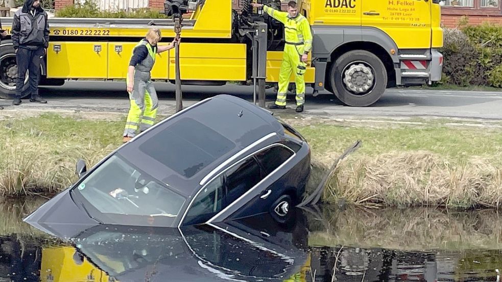 Glimpflich ging der jüngste Unfall am Rajen aus: Es wurde niemand verletzt. Das ist leider nicht immer so. Archivfoto: Janßen