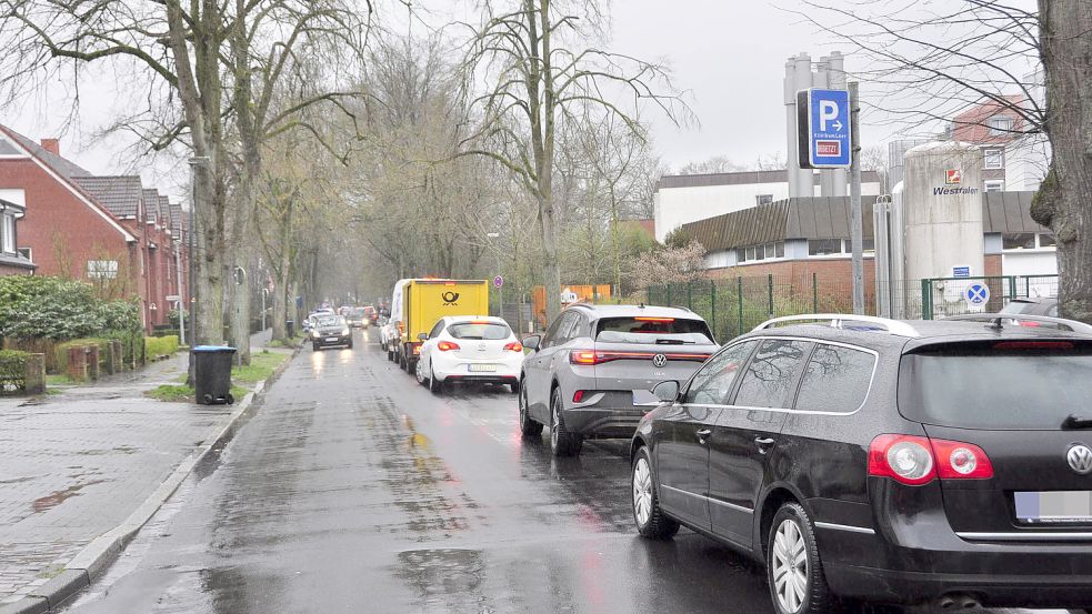 Die Ausweichstrecken waren, als die Friesenstraße gesperrt war, überlastet. Foto: Wolters/Archiv