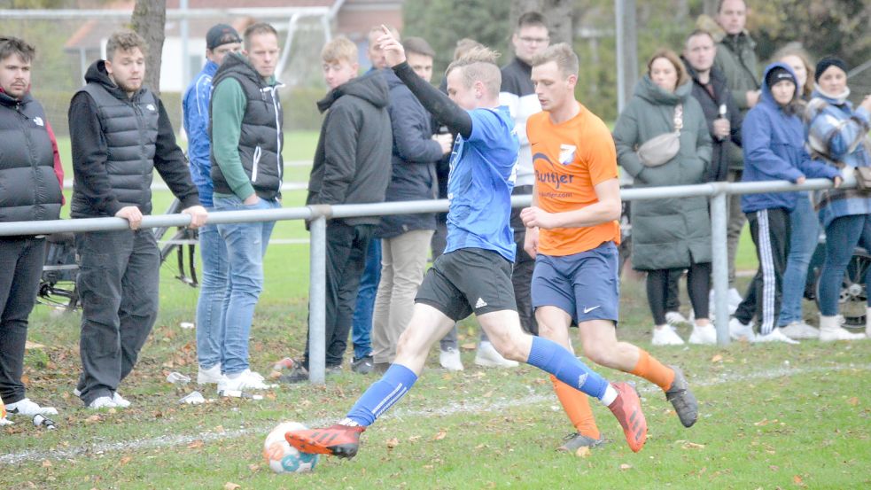 Der TSV Ostrhauderfehn (links) und Holter SV (rechts) tragen am Sonntag beide ab 15 Uhr Heimspiele aus. Foto: Weers