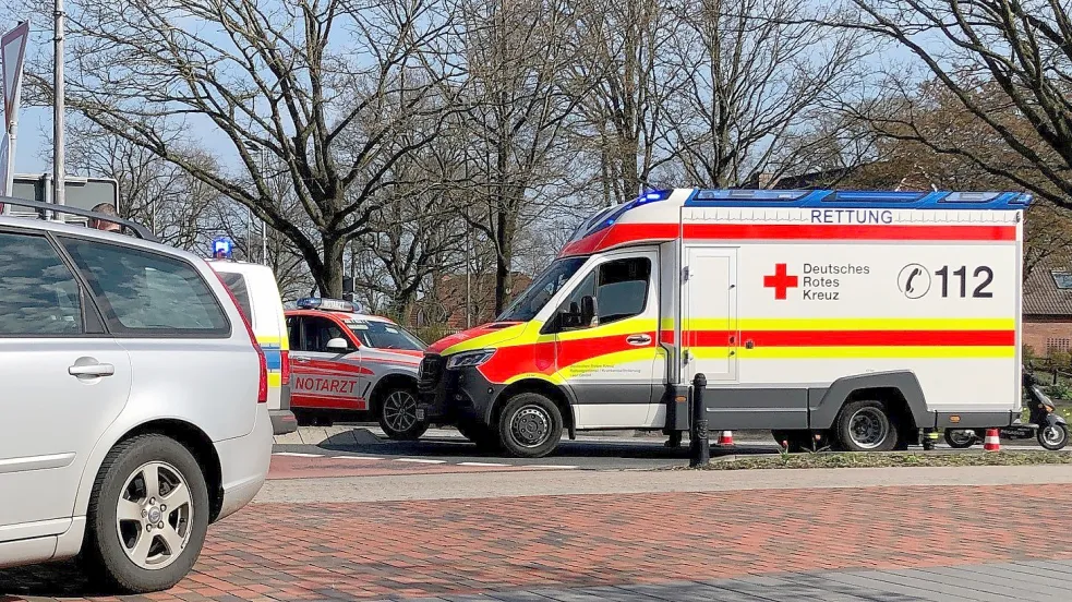Zahlreiche Einsatzkräfte sind zu dem Unfall gerufen worden. Foto: Ammermann