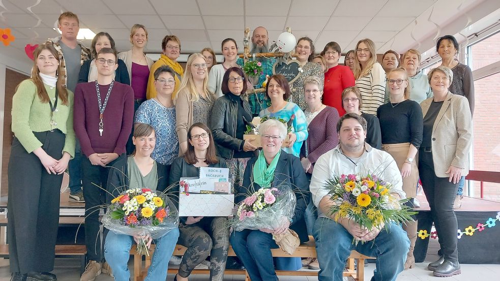 „Alle haben hier einen tollen Stellenwert. Jeder ist hier anders, aber ganz wichtig für die Schule“, betont die scheidende Sekretärin. Foto: Scherzer