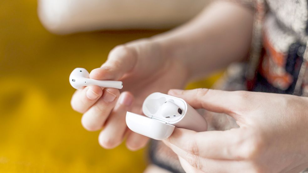 Stiftung Warentest hat mehr als 40 In-Ear-Kopfhörer getestet. Foto: imago images/Westend61